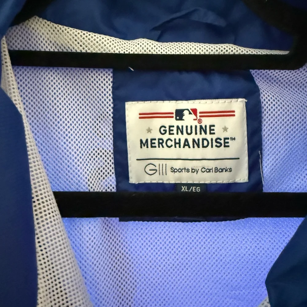 Cubs windbreaker - Picture 2 of 3